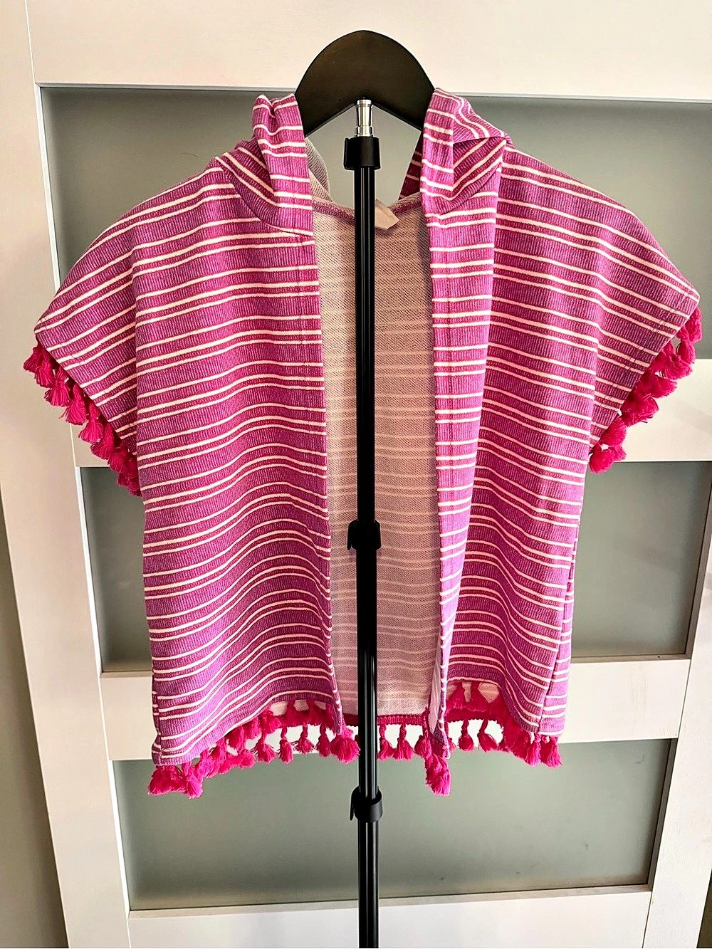 Girls NWOT Pink & White Striped Tassel Wrap